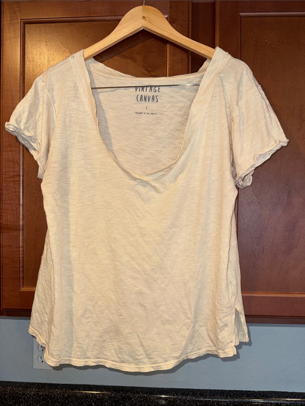 Vintage Canvas Women's Scoop Neck Cream Short Sleeve Tee